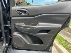 Used 2019 GMC Acadia 4d SUV AWD SLT-1 at Clutts Auto Sales near Hazard, KY