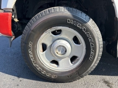 Used 2008  Ford Super Duty F-350 4WD Reg Cab XL SRW at Clutts Auto Sales near Hazard&comma; KY