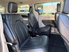 Used 2024  Chrysler Pacifica Touring L FWD at Clutts Auto Sales near Hazard&comma; KY