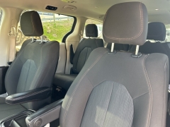 Used 2020  Chrysler Pacifica 4d Wagon Touring at Clutts Auto Sales near Hazard, KY