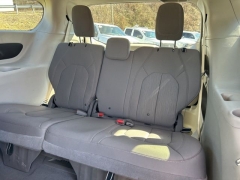 Used 2020  Chrysler Pacifica 4d Wagon Touring at Clutts Auto Sales near Hazard&comma; KY