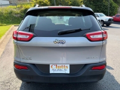 Used 2015  Jeep Cherokee 4d SUV 4WD Sport at Clutts Auto Sales near Hazard&comma; KY