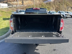 Used 2021  GMC Canyon 4WD Crew Cab 128" AT4 w&sol;Leather at Clutts Auto Sales near Hazard&comma; KY