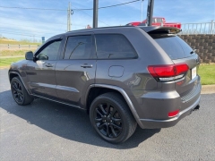 Used 2020  Jeep Grand Cherokee 4d SUV 2WD Laredo at Clutts Auto Sales near Hazard&comma; KY