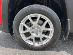 Used 2019 Jeep Renegade 4d SUV 4WD Latitude at Clutts Auto Sales near Hazard, KY