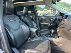 Used 2019 Jeep Cherokee 4d SUV 4WD Limited 3.2L at Clutts Auto Sales near Hazard, KY