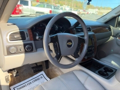 Used 2007  Chevrolet Suburban 1500 SUV 4WD LTZ at Clutts Auto Sales near Hazard&comma; KY
