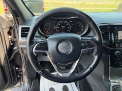 Used 2020  Jeep Grand Cherokee 4d SUV 2WD Laredo at Clutts Auto Sales near Hazard&comma; KY