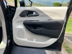 Used 2020  Chrysler Pacifica 4d Wagon Touring at Clutts Auto Sales near Hazard&comma; KY