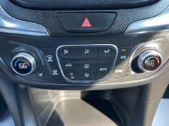 Used 2020 Chevrolet Equinox 4d SUV AWD LT w/2FL at Clutts Auto Sales near Hazard, KY