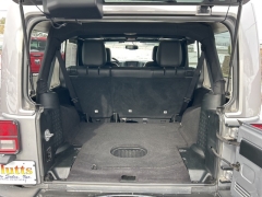 Used 2018  Jeep Wrangler JK Unlimited 4d SUV 4WD Sahara Altitude at Clutts Auto Sales near Hazard&comma; KY