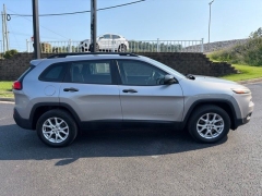 Used 2015  Jeep Cherokee 4d SUV 4WD Sport at Clutts Auto Sales near Hazard&comma; KY
