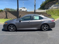 Used 2020  Toyota Camry 4d Sedan SE at Clutts Auto Sales near Hazard&comma; KY