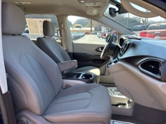 Used 2020  Chrysler Pacifica 4d Wagon Touring at Clutts Auto Sales near Hazard&comma; KY