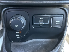 Used 2015 Jeep Renegade 4d SUV 4WD Sport at Clutts Auto Sales near Hazard, KY