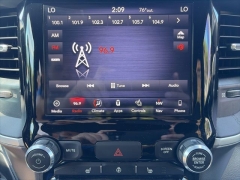 Used 2019  Ram 1500 4WD Crew Cab Big Horn&sol;Lone Star at Clutts Auto Sales near Hazard&comma; KY