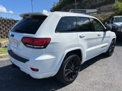 Used 2019 Jeep Grand Cherokee 4d SUV 4WD Laredo Altitude at Clutts Auto Sales near Hazard, KY