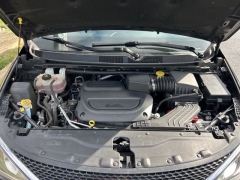 Used 2020  Chrysler Pacifica 4d Wagon Touring at Clutts Auto Sales near Hazard&comma; KY