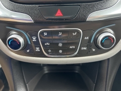 Used 2018 Chevrolet Equinox 4d SUV AWD LT w/1LT at Clutts Auto Sales near Hazard, KY