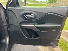 Used 2019 Jeep Cherokee 4d SUV 4WD Latitude Plus 2.4L at Clutts Auto Sales near Hazard, KY