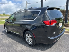 Used 2017 Chrysler Pacifica 4d Wagon Limited at Clutts Auto Sales near Hazard, KY