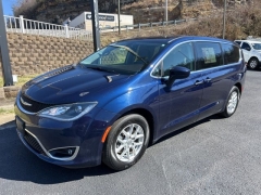 Used 2020  Chrysler Pacifica 4d Wagon Touring at Clutts Auto Sales near Hazard&comma; KY