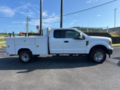 Used 2017 Ford Super Duty F-350 4WD Supercab XL SRW at Clutts Auto Sales near Hazard, KY