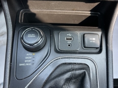 Used 2019 Jeep Cherokee 4d SUV 4WD Limited 3.2L at Clutts Auto Sales near Hazard, KY
