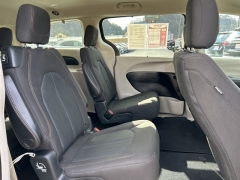 Used 2020  Chrysler Pacifica 4d Wagon Touring at Clutts Auto Sales near Hazard, KY