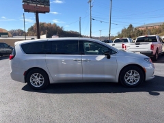 Used 2024  Chrysler Pacifica Touring L FWD at Clutts Auto Sales near Hazard&comma; KY