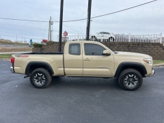 Used 2018  Toyota Tacoma 4WD Access Cab TRD Off-Road at Clutts Auto Sales near Hazard, KY