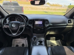 Used 2020  Jeep Grand Cherokee 4d SUV 2WD Laredo at Clutts Auto Sales near Hazard&comma; KY