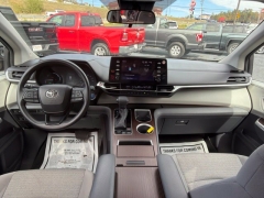 Used 2023  Toyota Sienna LE FWD 8-Passenger at Clutts Auto Sales near Hazard&comma; KY