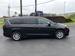 Used 2023  Chrysler Pacifica Touring FWD at Clutts Auto Sales near Hazard&comma; KY