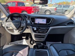 Used 2023  Chrysler Pacifica Touring L FWD at Clutts Auto Sales near Hazard&comma; KY