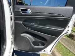 Used 2019 Jeep Grand Cherokee 4d SUV 4WD Laredo Altitude at Clutts Auto Sales near Hazard, KY