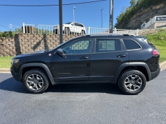 Used 2020 Jeep Cherokee 4d SUV 4WD Trailhawk 3.2L at Clutts Auto Sales near Hazard, KY