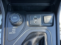 Used 2019 Jeep Cherokee 4d SUV 4WD Latitude Plus 2.4L at Clutts Auto Sales near Hazard, KY