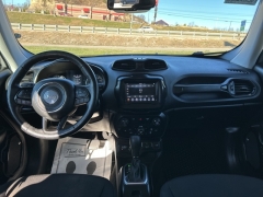 Used 2018  Jeep Renegade 4d SUV 4WD Latitude Altitude at Clutts Auto Sales near Hazard&comma; KY