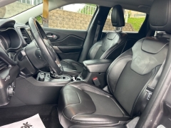 Used 2019 Jeep Cherokee 4d SUV 4WD Latitude Plus 2.4L at Clutts Auto Sales near Hazard, KY