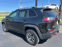 Used 2020 Jeep Cherokee 4d SUV 4WD Trailhawk 3.2L at Clutts Auto Sales near Hazard, KY