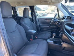 Used 2018  Jeep Renegade 4d SUV 4WD Latitude Altitude at Clutts Auto Sales near Hazard&comma; KY