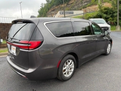 Used 2023  Chrysler Pacifica Touring L FWD at Clutts Auto Sales near Hazard&comma; KY