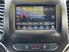 Used 2020 Jeep Cherokee 4d SUV 4WD Latitude Plus Altitude 3.2L at Clutts Auto Sales near Hazard, KY