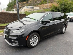 Used 2023  Chrysler Pacifica Touring FWD at Clutts Auto Sales near Hazard&comma; KY