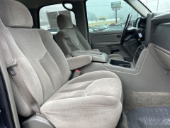 Used 2004  GMC Yukon 4d SUV 4WD SLE at Clutts Auto Sales near Hazard&comma; KY