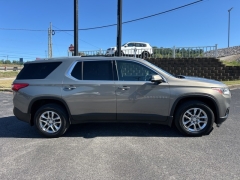 Used 2018 Chevrolet Traverse 4d SUV AWD LT Cloth w/1LT at Clutts Auto Sales near Hazard, KY