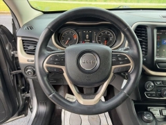 Used 2016  Jeep Cherokee 4d SUV 4WD Latitude at Clutts Auto Sales near Hazard&comma; KY