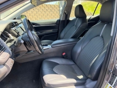 Used 2020  Toyota Camry 4d Sedan SE at Clutts Auto Sales near Hazard&comma; KY