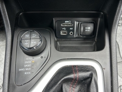 Used 2017  Jeep Cherokee 4d SUV 4WD Trailhawk V6 at Clutts Auto Sales near Hazard&comma; KY